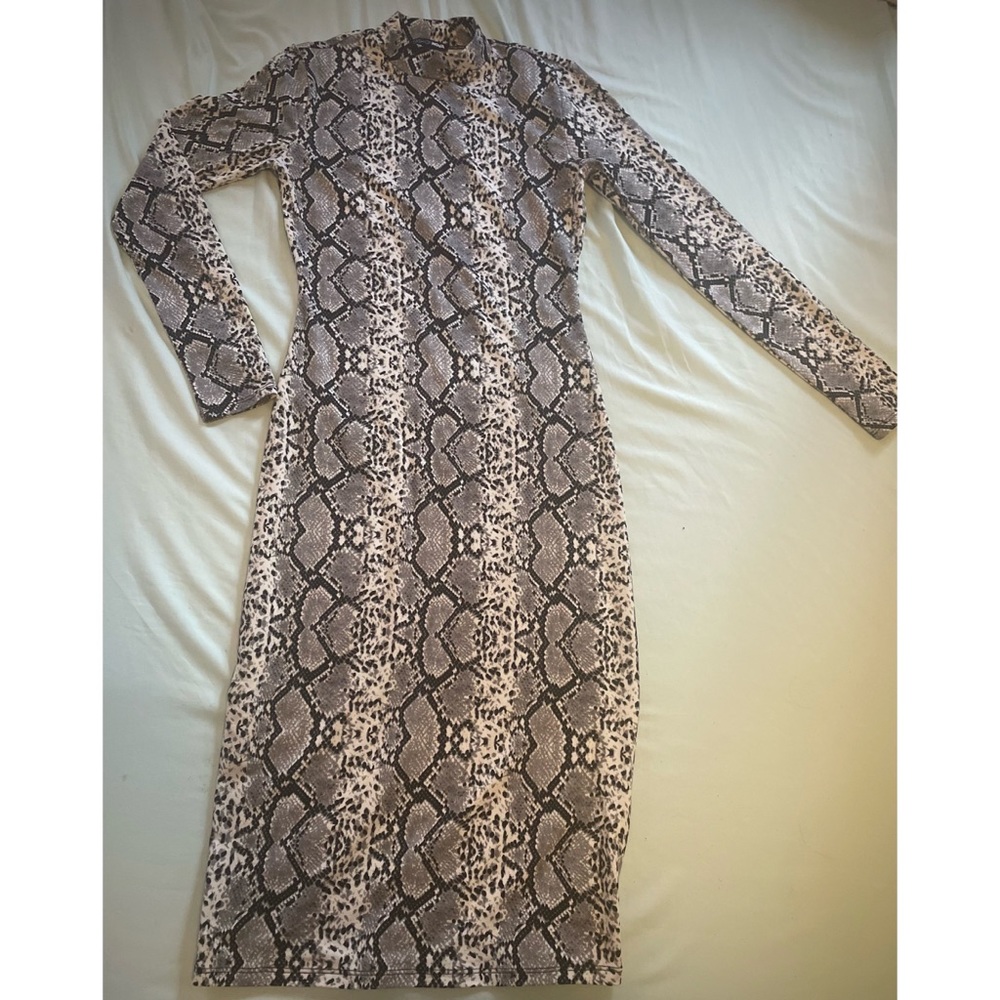 Fashion Nova-Snake Skin Midi Dress